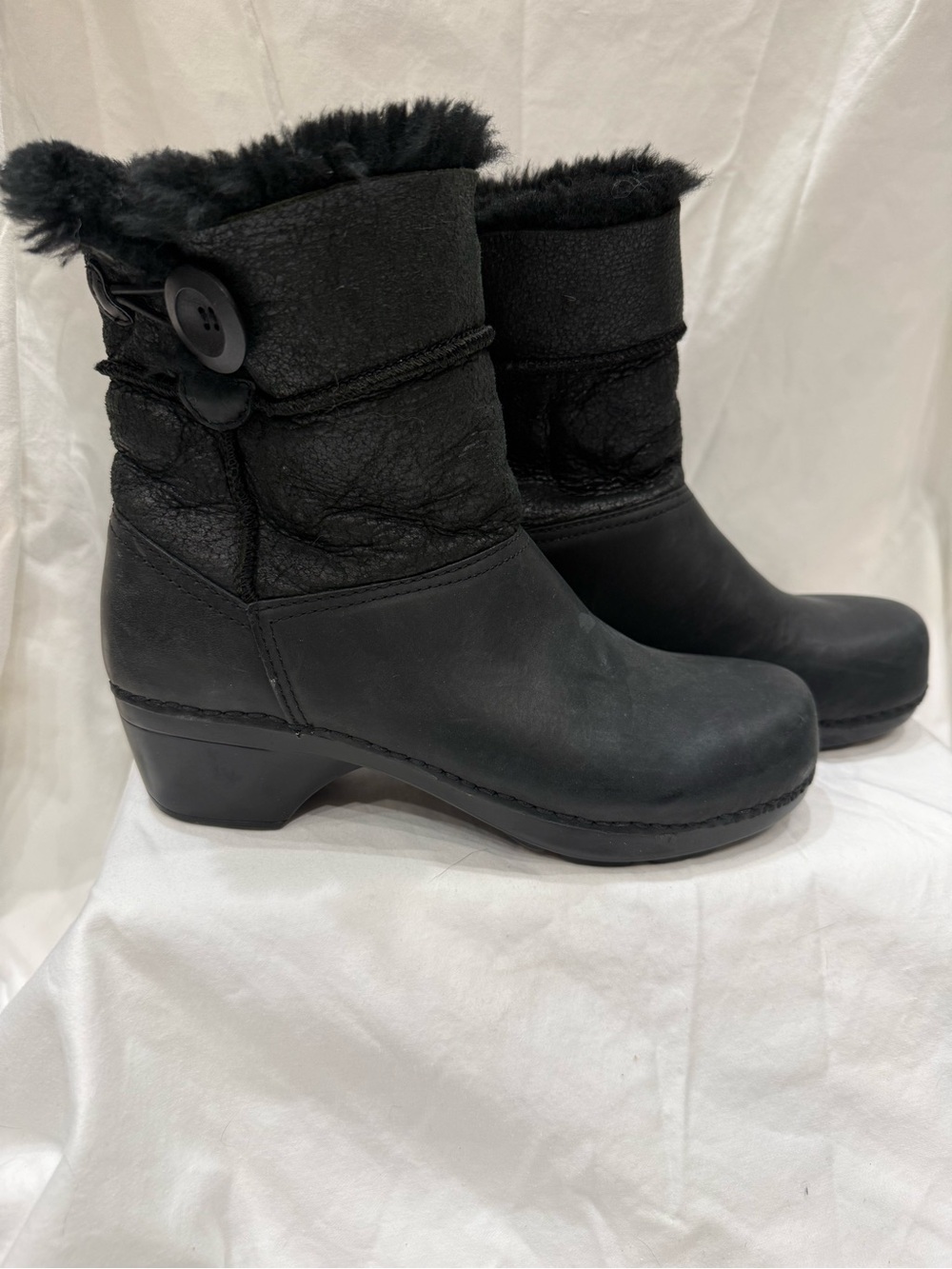 Dansko Stormy Black Genuine Shearling Clog Boots Sz 38